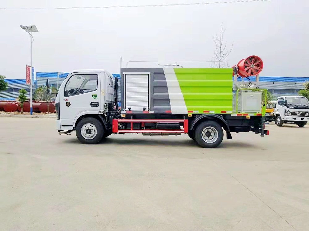 东风蓝牌雾炮车